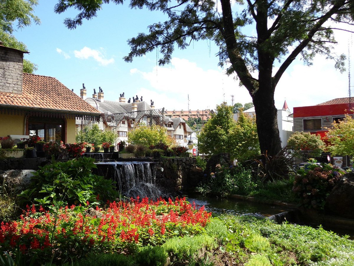 em Gramado PRAÇA MAJOR NICOLETTI