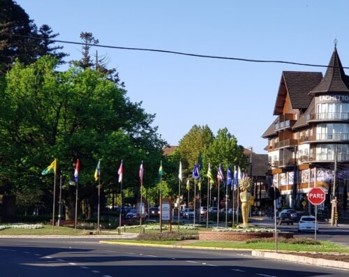 em Gramado RÓTULA DAS BANDEIRAS